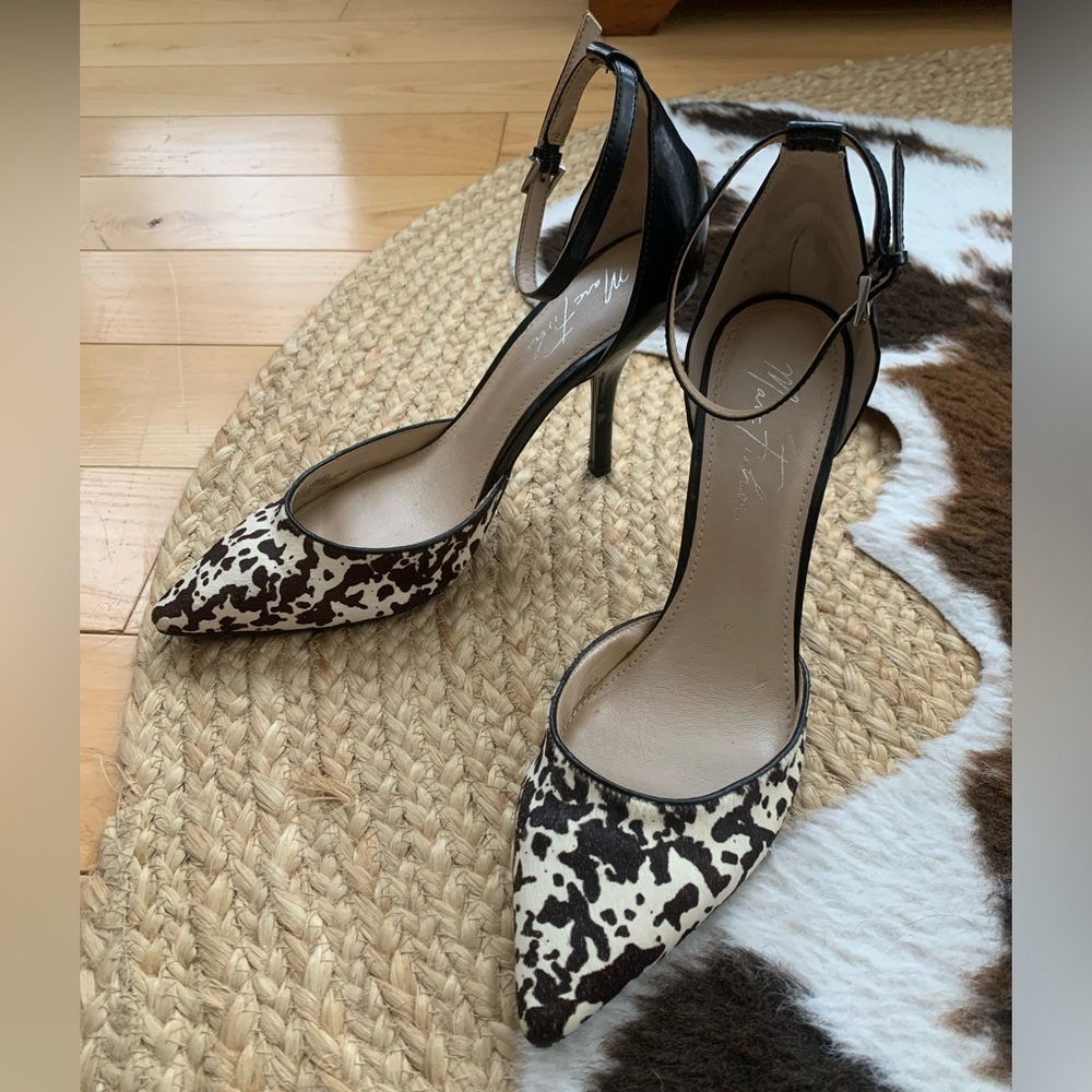 Marc Fisher animal print hair 4” heel